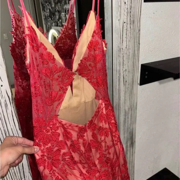 Ellie Wilde Mermaid Prom Dress - Picture 4 of 4